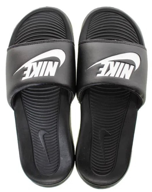 Chinelo slide preto nike.