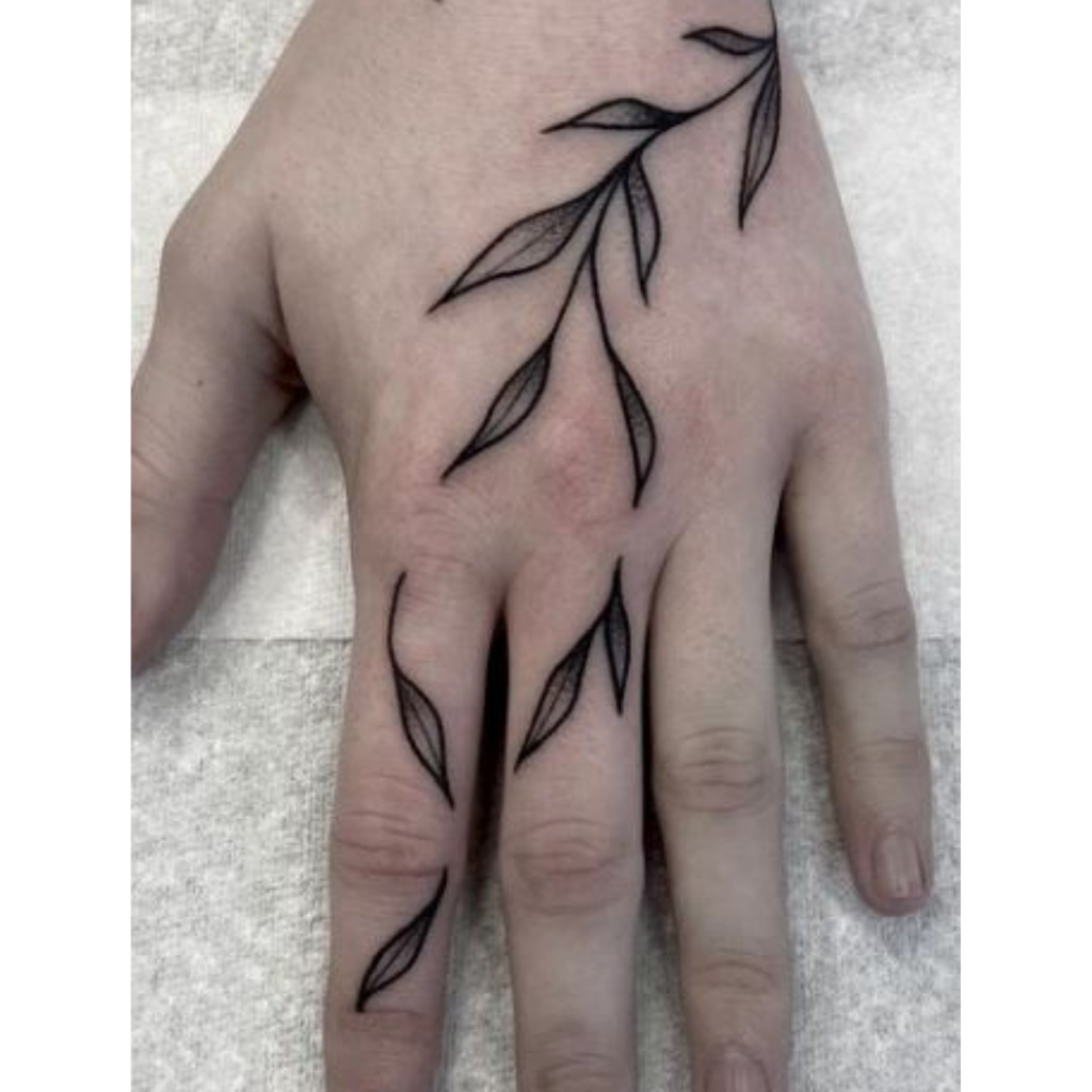 Tatuagem na mão feminina, Inspiração #tatuagem