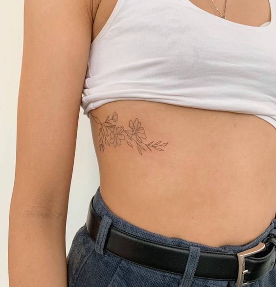 Tatuagem feminina na costela mais de 80 fotos de inspiração | Blog Oscar