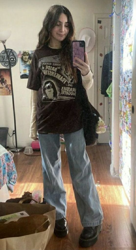 look grunge style - camiseta longa com calça jeans e coturno