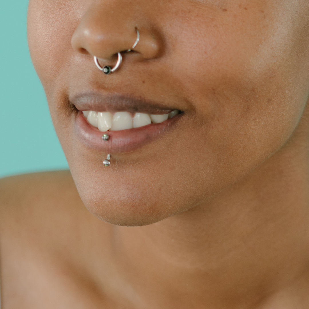 Piercing no Nariz - Conheça Todos os Tipos e Cuidados