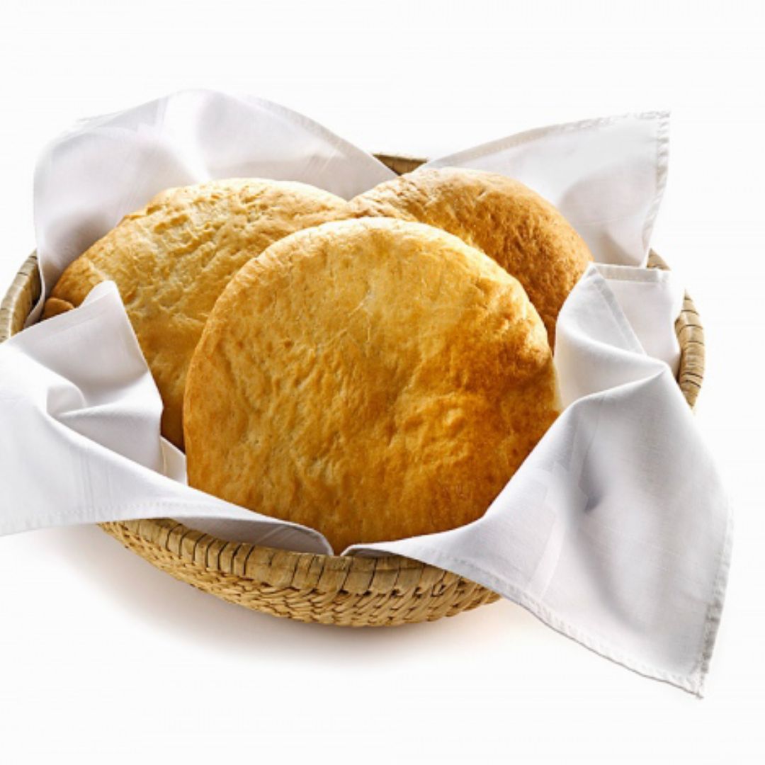 Cesto com broa de fubá