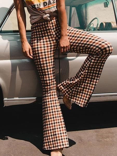 Calça quadriculada colorida típica dos anos 60