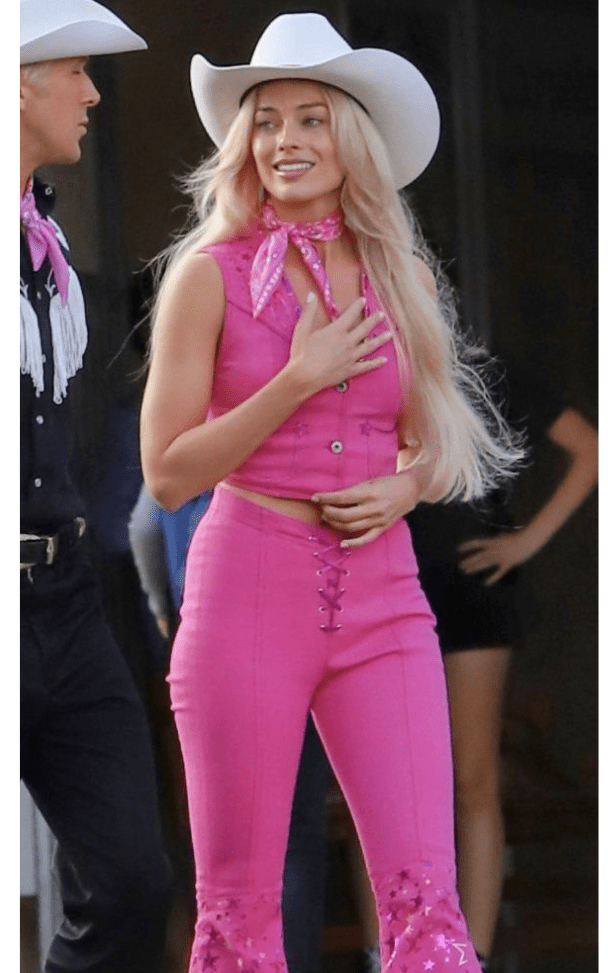 Atriz Margot Robbie caracterizada de Barbie