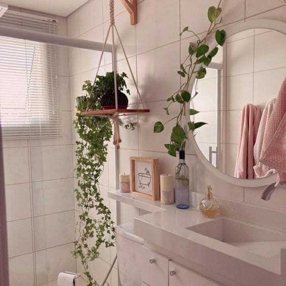 Banheiro com plantas na decoração