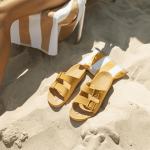 Ideia de chinelo para usar na praia