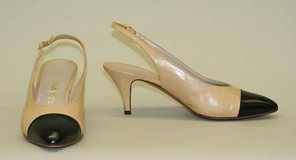 Sapatos Chanel (1959).