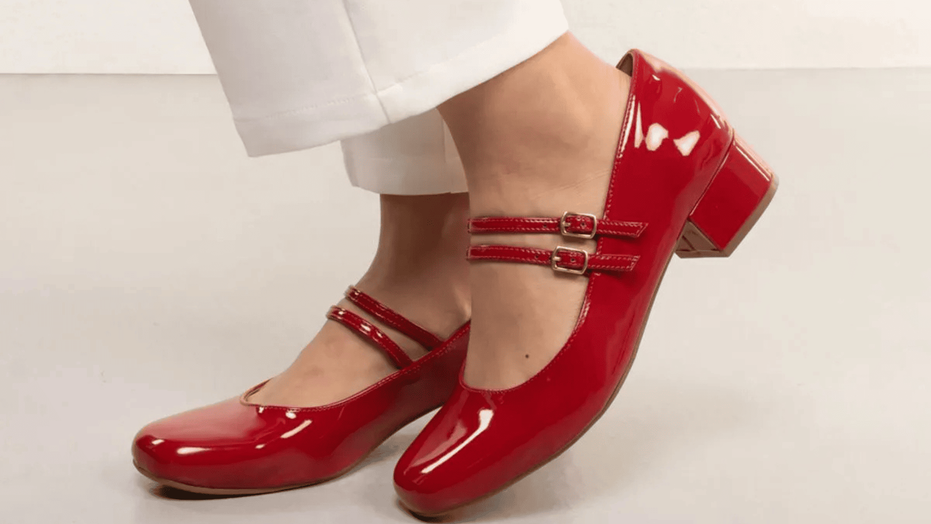 Sapato boneca vermelho feminino